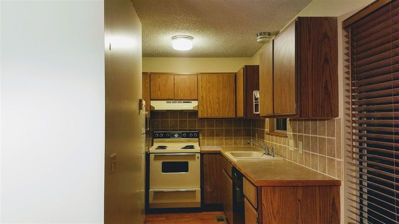 258 N Winterset St, Wichita, KS 67212