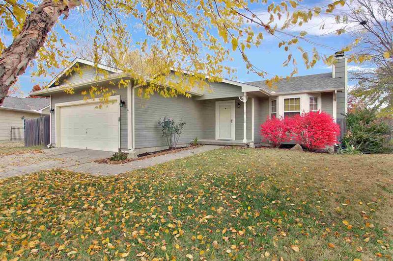 212 W Hunter St, Derby, KS 67037