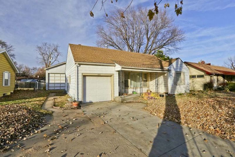 1828 E Park St, Wichita, KS 67211