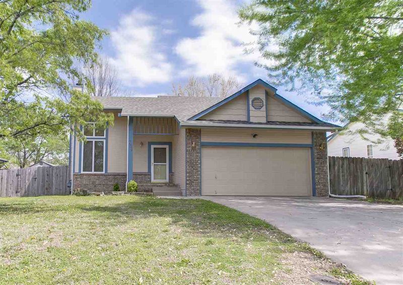 759 Wendy Kay Ln, Mulvane, KS 67110