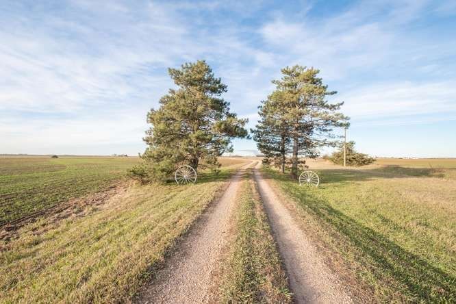 30500 W 55th St South, Cheney, KS 67205