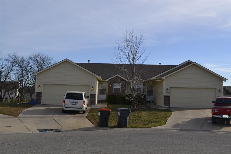 9905 E Kinkaid Cir, Wichita, KS 67207
