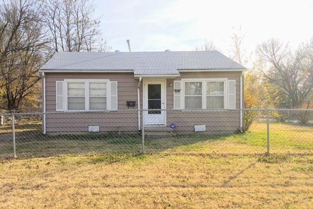 1807 E 16th St N, Wichita, KS 67214