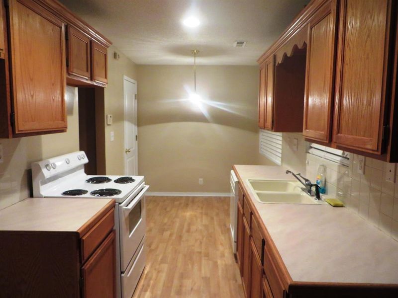 4200 E Bellaire Ave, Wichita, KS 67218