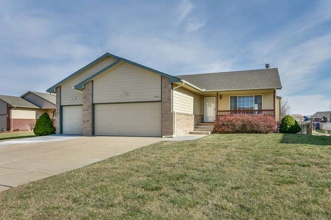 2134 Saint Andrew Ct, Goddard, KS 67052