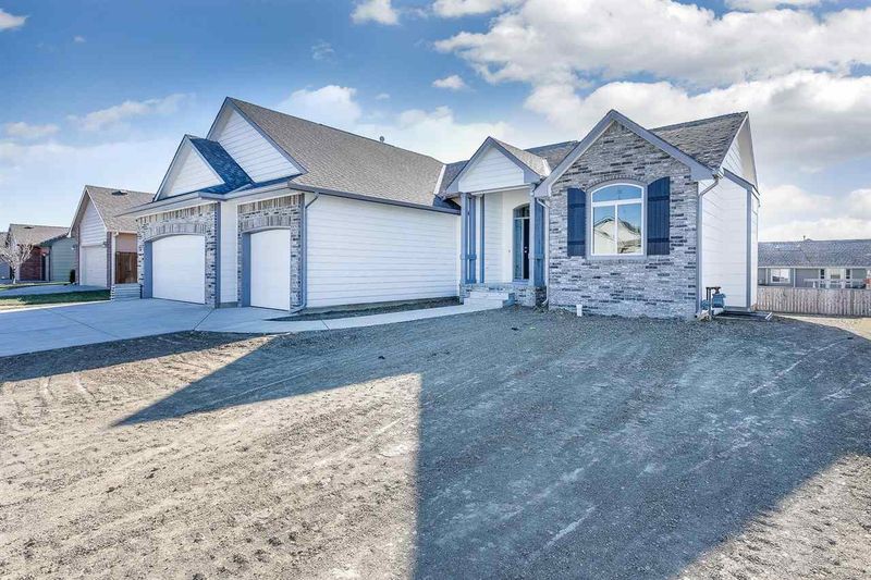 701 W Slate St, Andover, KS 67002