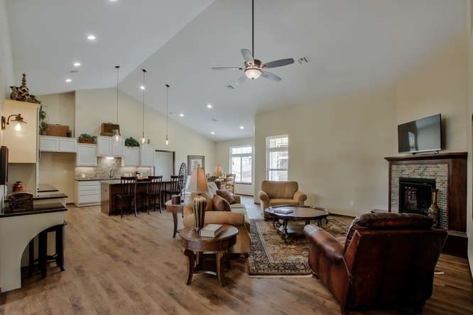 1362 E Lookout Cir, Derby, KS 67037