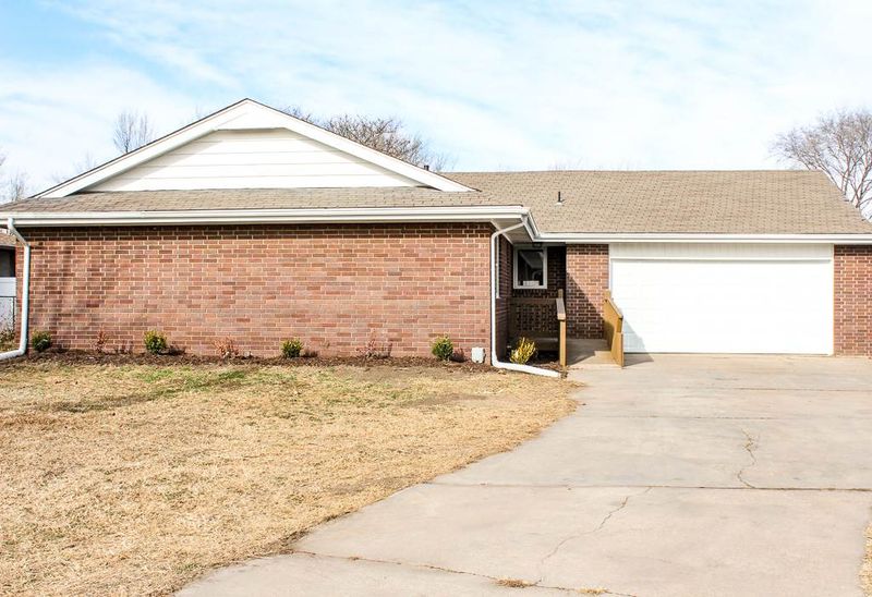 608 E 79th St S, Haysville, KS 67060