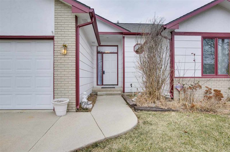 10018 E Lincoln, Wichita, KS 67207