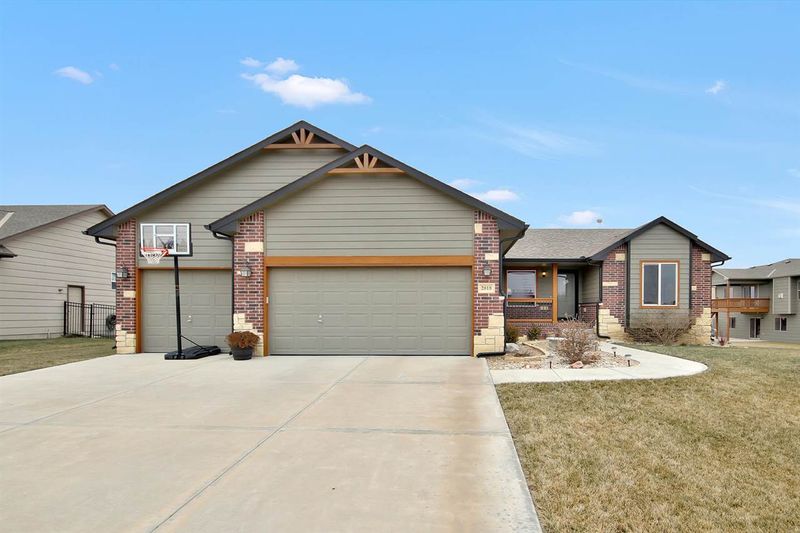 2018 E Sunset St, Goddard, KS 67052