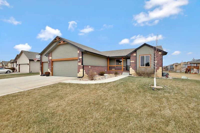 2018 E Sunset St, Goddard, KS 67052