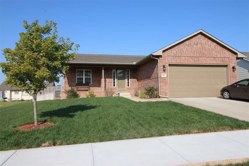 719 E Hedgewood, Andover, KS 67002