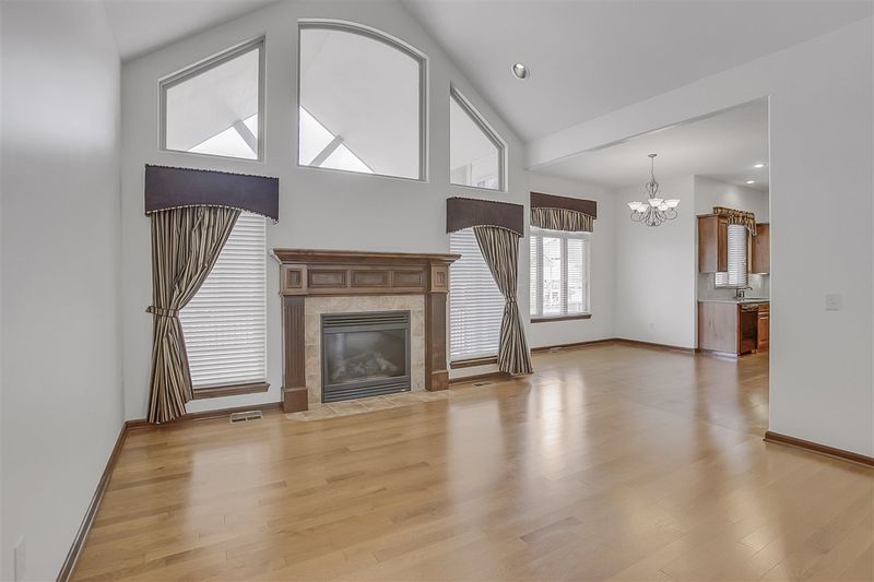 825 N Crescent Lakes Pl, Andover, KS 67002