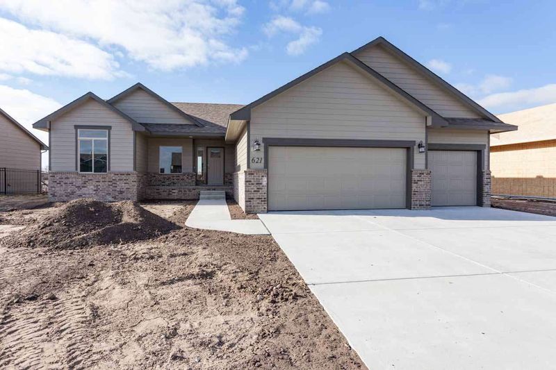 621 S Horseshoe Bend, Maize, KS 67101-7018