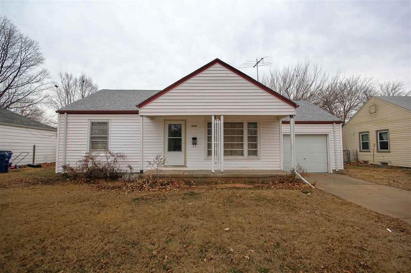 2609 E Sennett St, Wichita, KS 67211