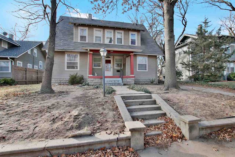 245 N Bluff St, Wichita, KS 67208