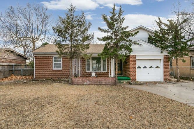 1227 E 31st St S, Wichita, KS 67216