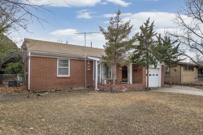 1227 E 31st St S, Wichita, KS 67216