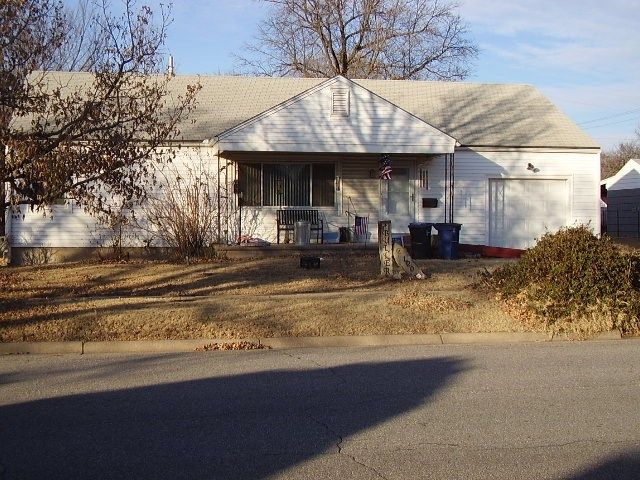 120 SW 6th, Newton, KS 67114