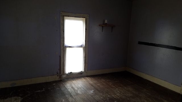 1222 N Walnut St, Newton, KS 67114