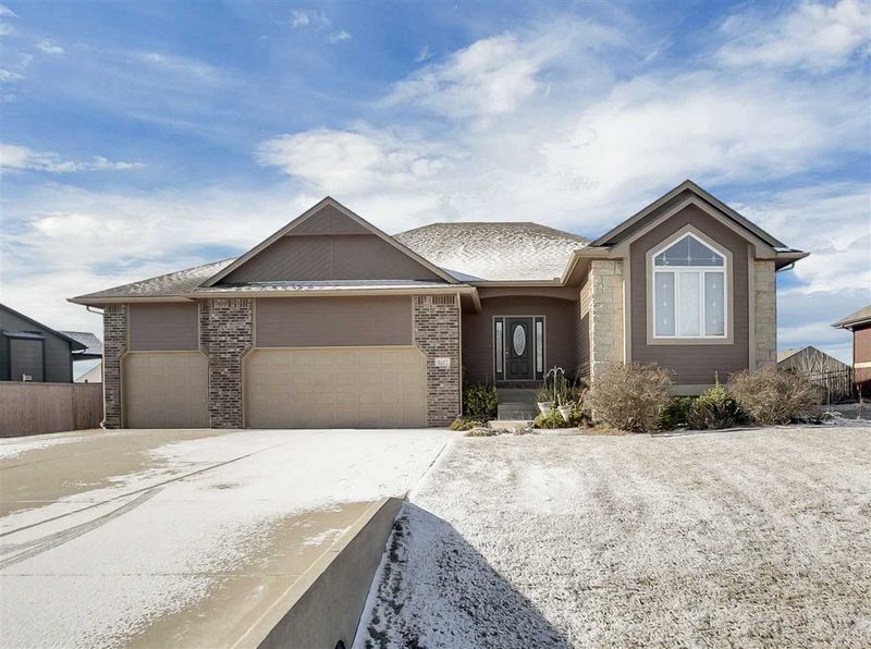 1617 E Fallbrook St, Park City, KS 67147