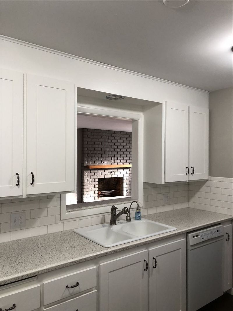 708 Santa Fe St, Newton, KS 67114