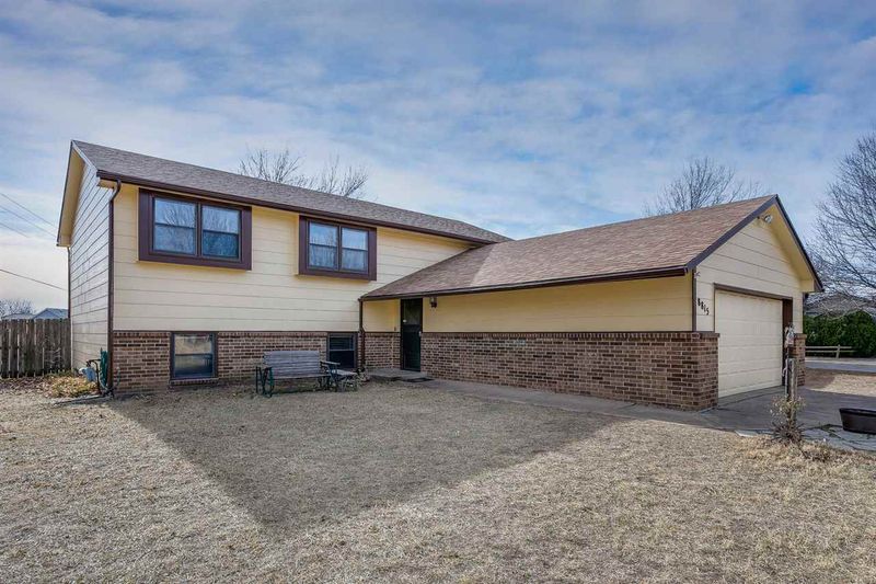 8815 E Hurst St, Wichita, KS 67210