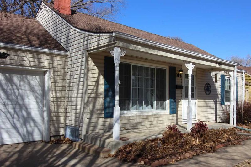 2350 E Rivera St, Wichita, KS 67211
