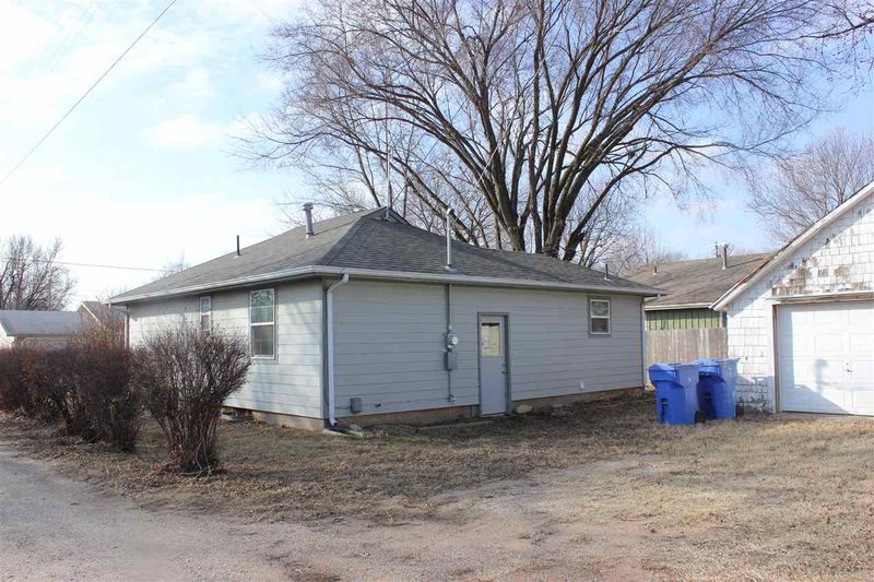 418 W 2nd, Cheney, KS 67025