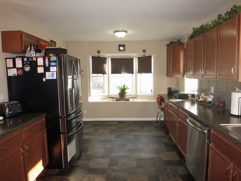 710 E 79th St S, Haysville, KS 67060