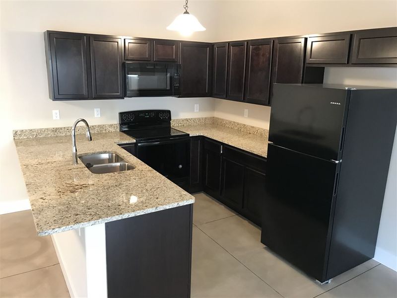 33363338 E Sunflower Dr, Derby, KS 67037
