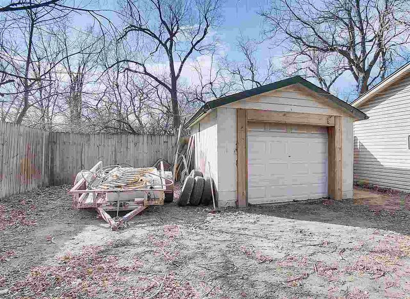 103 E 81st St S, Haysville, KS 67060