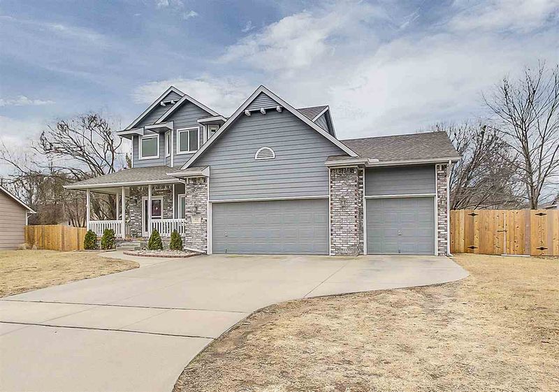 833 E Hawthorne Dr, Derby, KS 67037-3421