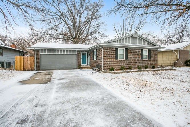1210 N Joann Dr, Mulvane, KS 67110
