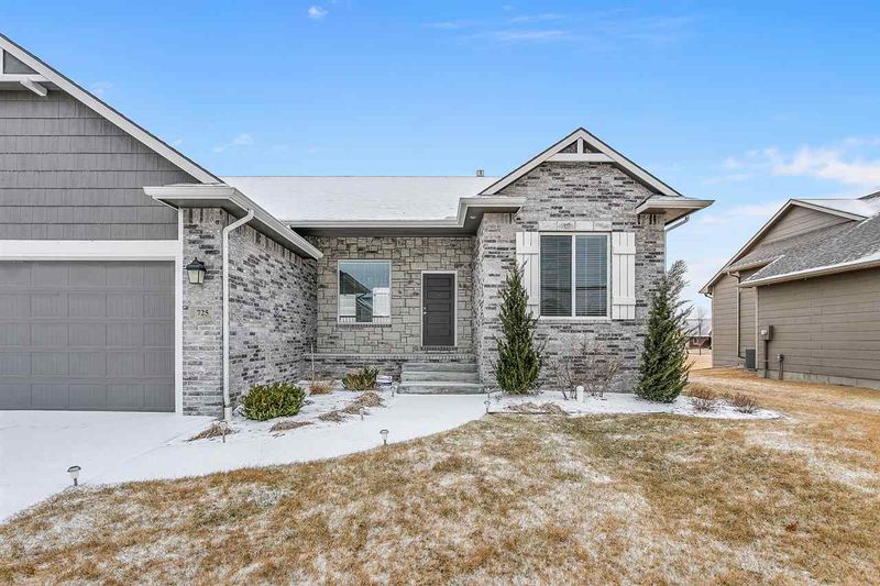 725 W Candlestar Ct, Andover, KS 67002-8052