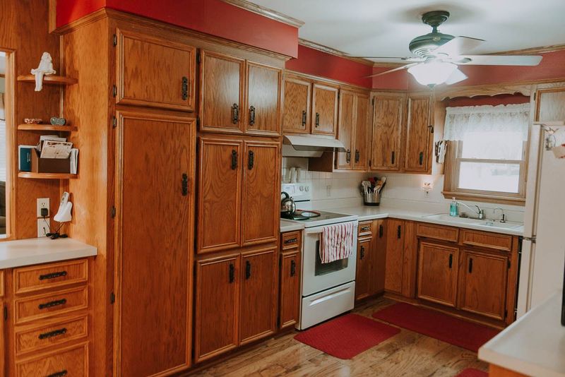 528 West St, Halstead, KS 67056