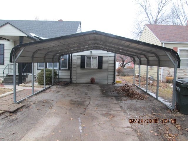 607 S Terrace Dr, Wichita, KS 67218