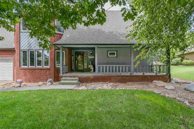 1530 E Quail Ct, Derby, KS 67037