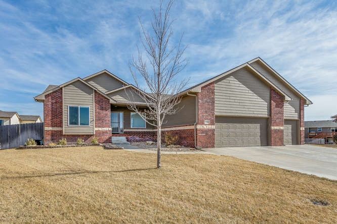 836 E Winding Lane Ct, Derby, KS 67037