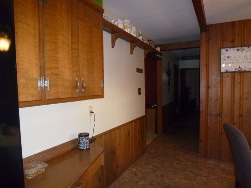 132 Redbud Dr, Winfield, KS 67156