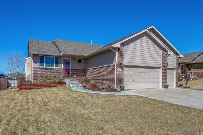 1107 E Lost Hills, Derby, KS 67037