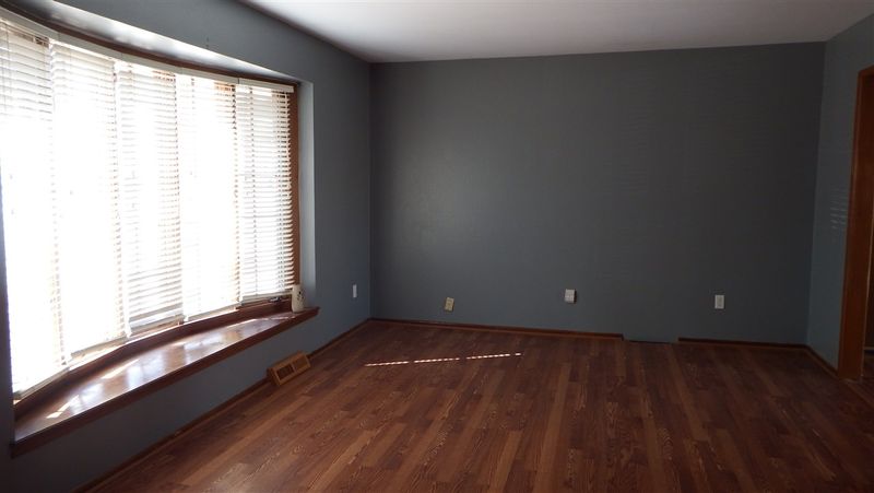 620 E Park Ln, Derby, KS 67037