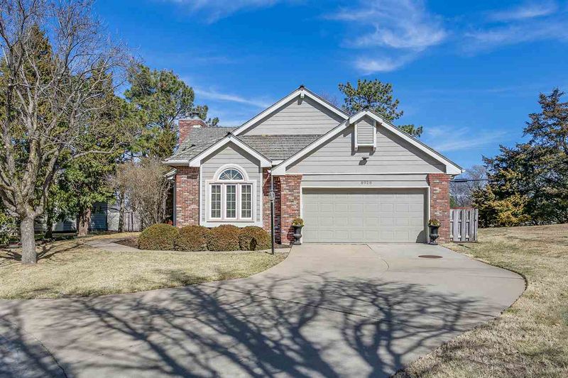 8928 E Bradford Ct, Wichita, KS 67206