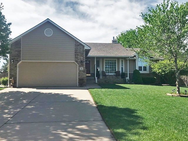 806 E Park Glen Ct, Clearwater, KS 67026