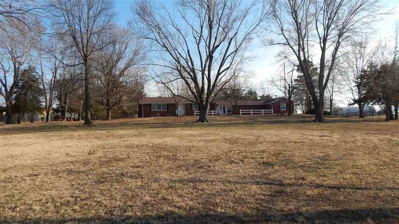 3224 Lakeshore Dr, Winfield, KS 67156