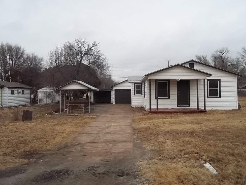 500 E 56th St S, Wichita, KS 67216