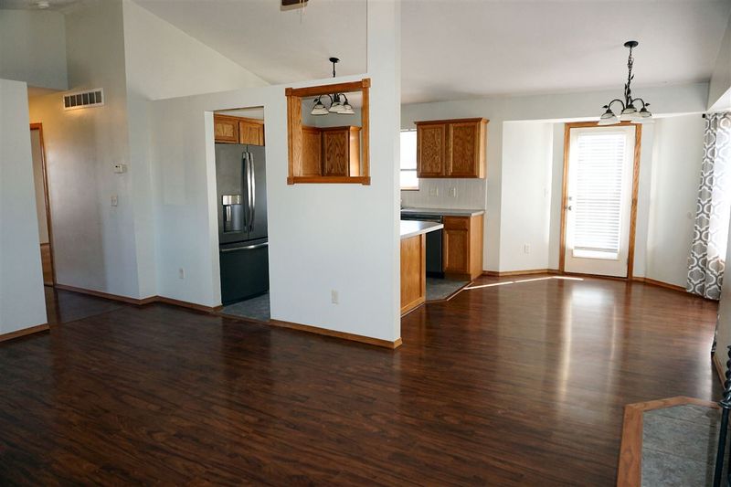 1239 E Red River Ct, Clearwater, KS 67206