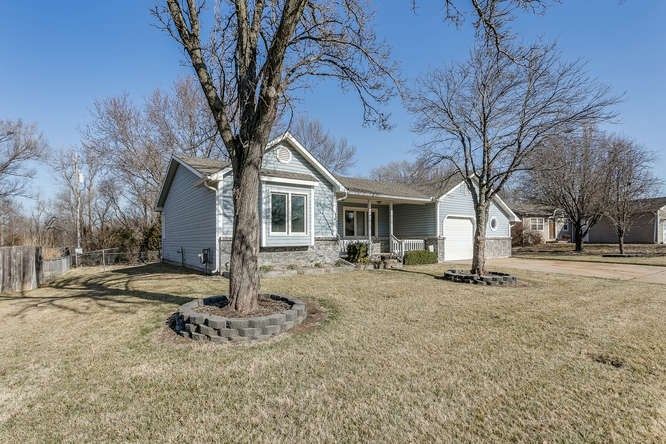 310 E Janet Ave, Clearwater, KS 67026