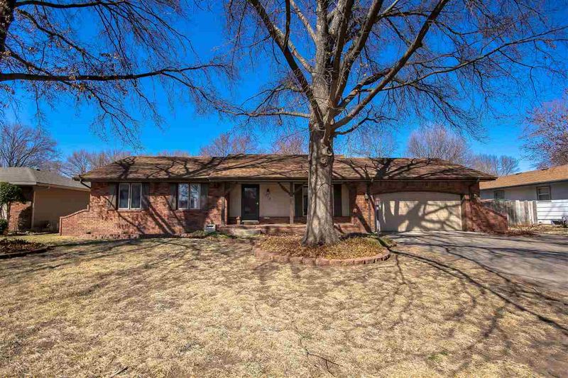 1012 E Hackberry Rd, Derby, KS 67037