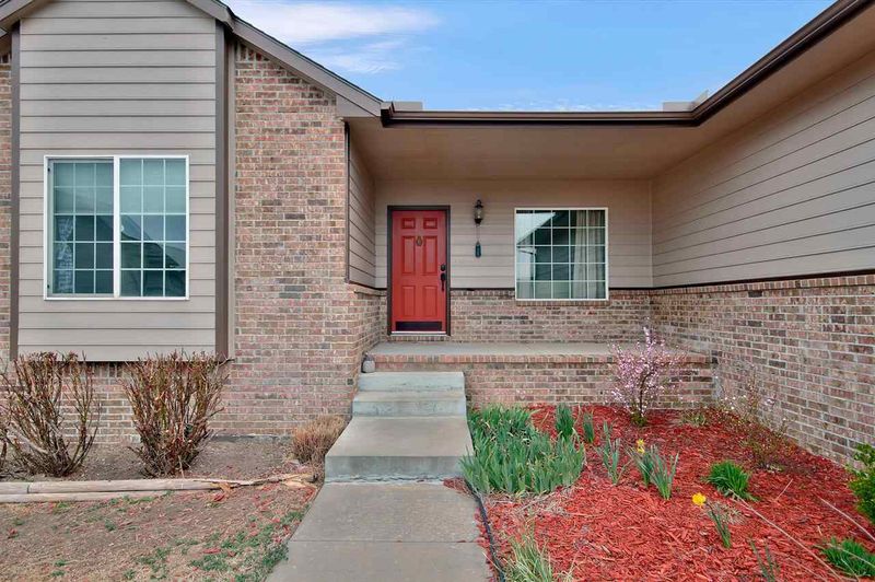 2429 E Spring Hill Ct, Goddard, KS 67052-8256